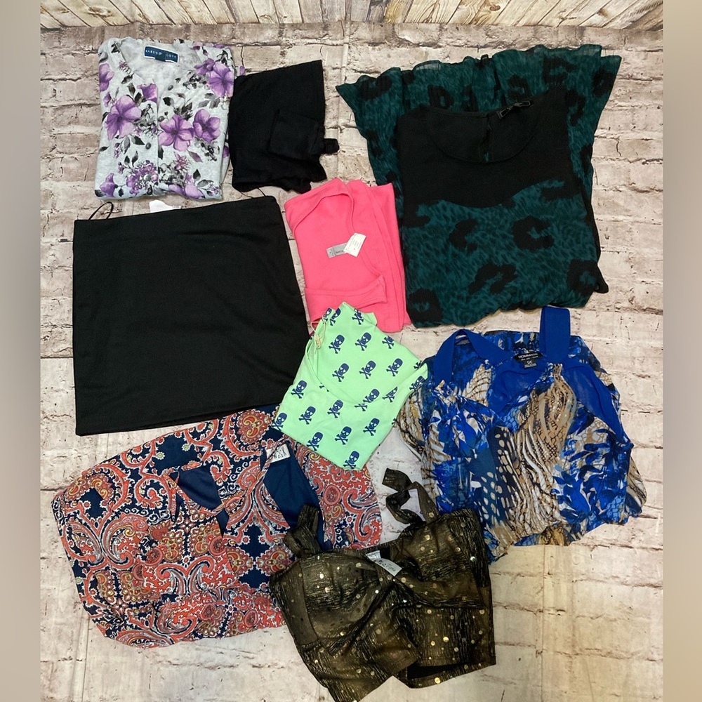 ๐ฅ Bundle of 9 pieces include :3 Dresses,1 sweater,2 tank,1 skirt,2 tops, size S - Picture 1 of 13